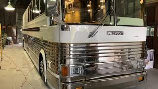 Crafty \u0026 Stitch’s Big ol Bus is painted! Prevost redo