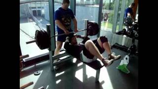 Bench pressing 155 kg (340 lbs) for a new PR