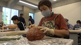 伝統工芸品の「一閑張り」を学ぶ教室が開かれ38人が参加して作品作りを体験　岡山・新見市