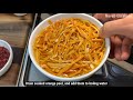 زرشک‌پلو با مرغ پرتقالی و خلال پرتقال و پیاز کاراملی با نواب chicken with orange caramelized onions