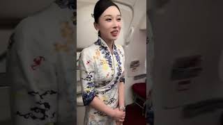 飞机上约海航空姐下班吃饭，小姐姐害羞了，猜猜最后我成功了吗？#空姐 #空姐的日常 #海航 #白金大叔