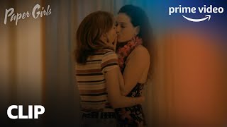 KJ’s Future Kiss | Paper Girls | Prime Video