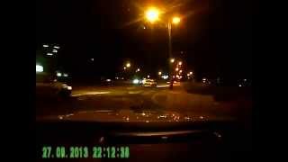 ДПС Погоня  Гаишника прокатили на капоте-Pursuit DPS traffic cop a ride on the hood