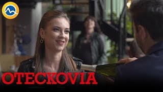 OTECKOVIA - Alex na prvom rande s Lenkou. Prekazí ho Simča