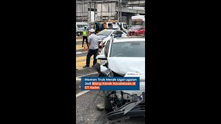 Momen Truk Merah Ugal-ugalan Jadi Biang Kerok Kecelakaan di GT Halim