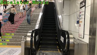 大阪メトロ梅田駅２番乗り場ホームのオーチスエスカレーター３号機