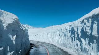 日本黑部立山雪牆