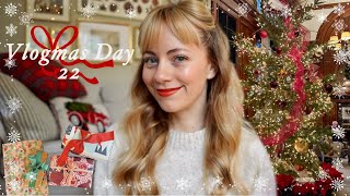 Cozy cafés, stationery \u0026 festive feelings || HOW WE MET🧣🌲✨ VLOGMAS DAY 22