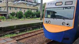 4177次花蓮發車經由北迴線開往樹林的EMU885+EMU886二代微笑號區間車，2164次新營發車經由山線開往瑞芳的EMU736+EMU735阿福號區間車