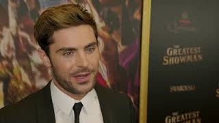 The Greatest Showman New York World Premiere - Itw Efron (Official video)