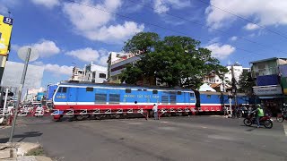 Train SE10 Saigon - Hanoi passing Hoang Van Thu Road, Ho Chi Minh City (2020)