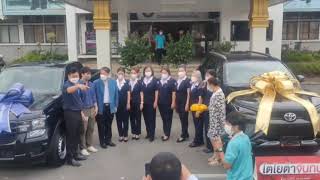 จันทบุรี-สำนักงานเหล่ากาชาดจังหวัดจันทบุรีมอบรถให้แก่ผู้โชคดี ถูกรางวัลที่ 1 และ ที่ 2