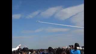 入間航空祭2012　ブルーインパルス飛行展示　(空美ちゃんVer)