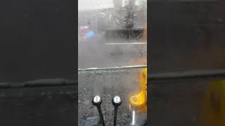 How to use a quick hitch in a jcb