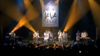 Soulvibe - Berlian medley Your Smile @ JAVA JAZZ FESTIVAL 2010 (Live Performance)