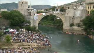 445. skokovi sa Starog mosta / 445th traditional dive jumps from the Mostar's Old Bridge part 1