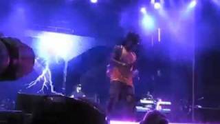 Lil Wayne makes his grand entrance at Bonnaroo 2011