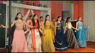 Teri chunari banno lakho ki|| Bride group sangeet dance by sisters & brothers|| Dhin Tara||