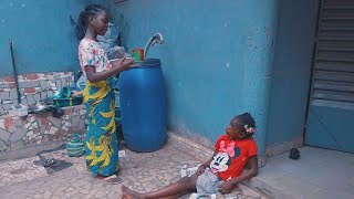 La Petite Zeina et Poupée Ballo - TIKTOK N°3 - Le médicament de Bakari Coulibaly