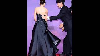 caring oppa to Song JiHyo as always. SBS Entertainment Awards 2023