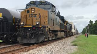 CSX Q441 meets a late scheduled Q026 at track speed. [6/26/21]