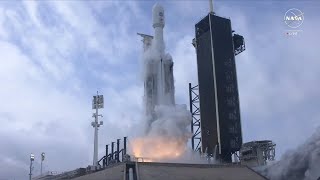 SpaceX Falcon Heavy launches NASA Psyche to weird metal asteroid, nails landings