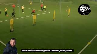 Fussballtraining: Schnelligkeitswettbewerb mit Site Steps und Sprints