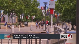 Thousands of UNM students return to campus Monday