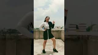 Makhna | Bade Miya Chote Miya | #shorts #madhuri #amitabhbachchan #govinda #dance #youtube