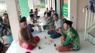 Carilah Ustadz yang berbicara hukum Islam. Mulai hari ini berhenti mencaci orang lain