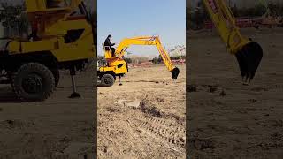 Truck-mounted excavator One machine for multiple uses Save time, effort and labor Four-wheel dri