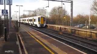 Thameslink Class 387 passing at Wolverton