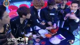 120208 Exo making papaya salad cut @ Fantastic Thursday