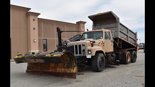 1989 International Navstar 2574 6X4 Snow Plow Truck