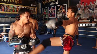 Meun Mekhea Eh Amarin Eh Yanut Theoun Theara Kun Khmer, Boxing, Sport,World Kun Khmer សកម្មភាពហ្វឹកហ