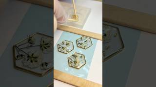 Easy to make dried flower resin jewelry | Resin jewellery making tutorial - DIY