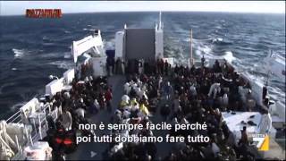 Reportage dalla nave Dattilo in soccorso ai barconi di migranti - PiazzaPulita 9 mar 2015