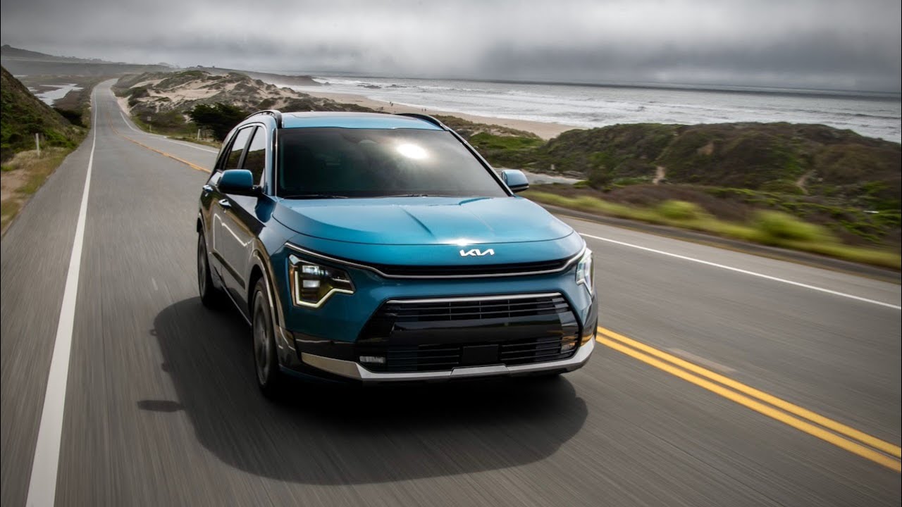 The 2023 Kia Niro Plug-In Hybrid Packs Style And Efficiency - YouTube