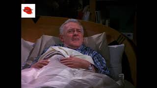 Frasier wakes martin up to play Chess. - Chess pains part 1