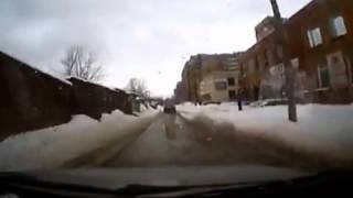 LADA HIGH SPEED POLICE CHASE    COP FALL ON HIS ASS, LOL