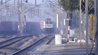 IR's Rarest Encounter:CHENNAI DURONTO OVERTAKES BILASPUR RAJDHANI AT HIGH SPEED!!