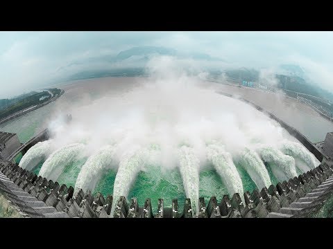 How many hydropower plants are there in USA?