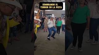 LUPE ESPARZA JR BRONCO 956 BORRACHOS HACIENDO EL RIDICULO BAILE LA PULGA DE ALAMO TEXAS