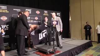 Daniel cormier and jonny bones weigh in #UFC214