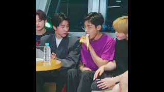 Jeon Wonwoo eat banana in one bite😲😆 #wonwoo #hoshi #seventeen #carat #shorts #tiktok #kpop #svt