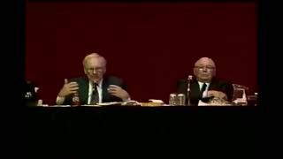 Warren Buffett \u0026 Charlie Munger on How Young People Can Develop Circle of Competence