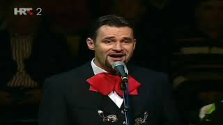 Mariachi los caballeros de Croacia le cantan a Pancho Villa