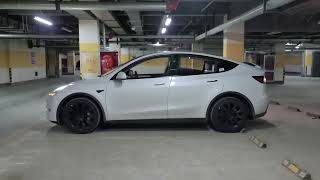 新能源汽车百宝箱之特斯拉Model Y，大灯投影灯光秀，妹妹很喜欢