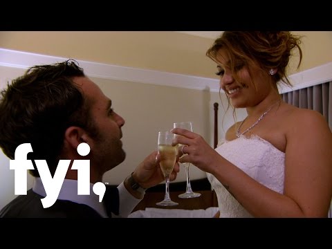 Married at First Sight: The Couples Spend Their First Night Alone Together (S4, E3) | FYI Married at First Sight: The Couples Spend Their First Night Alone Together (S4, E3) | FYI