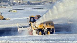 空港除雪車　AirportSnowplow